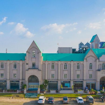 Hotel Le Castle Rudrapur Zewnętrze zdjęcie