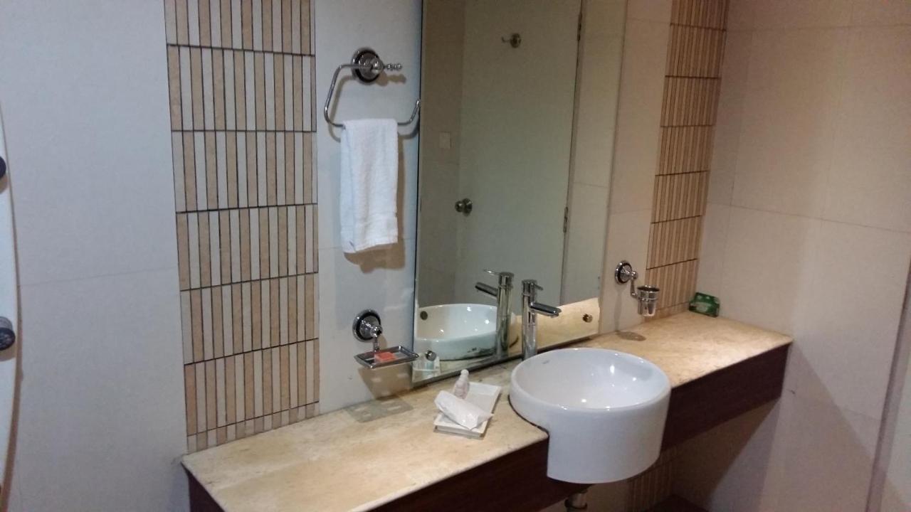 Hotel Le Castle Rudrapur Zewnętrze zdjęcie