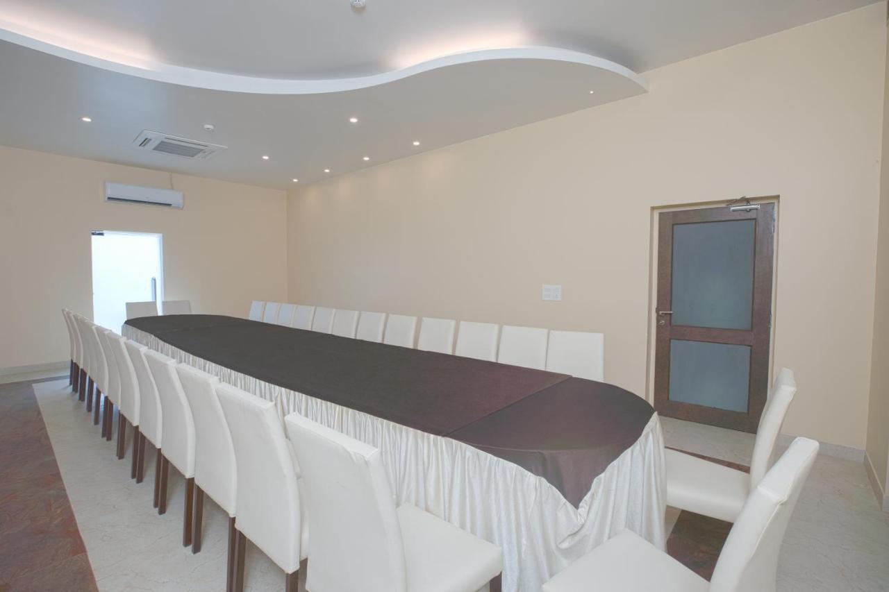 Hotel Le Castle Rudrapur Zewnętrze zdjęcie