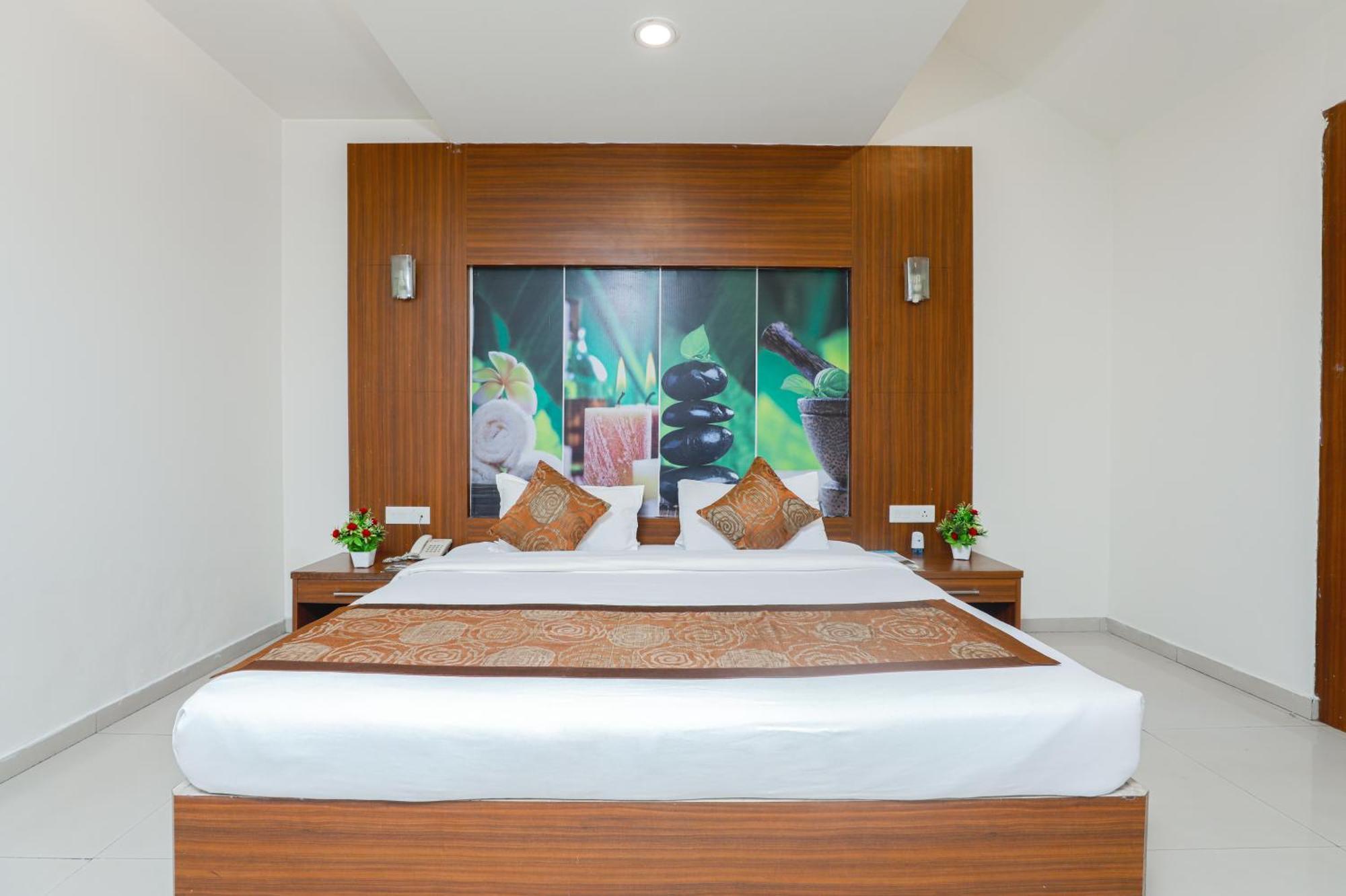 Hotel Le Castle Rudrapur Zewnętrze zdjęcie