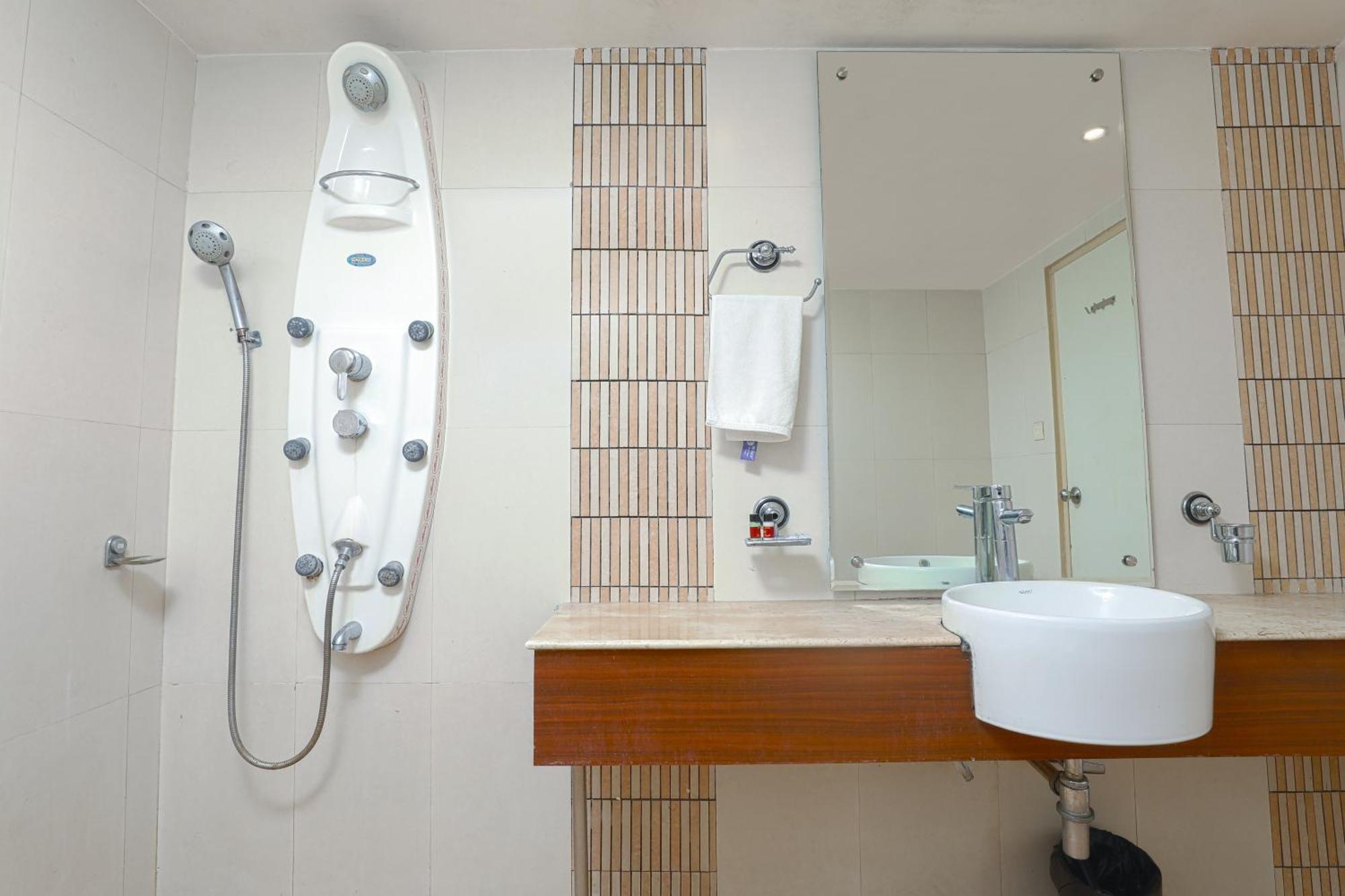 Hotel Le Castle Rudrapur Zewnętrze zdjęcie